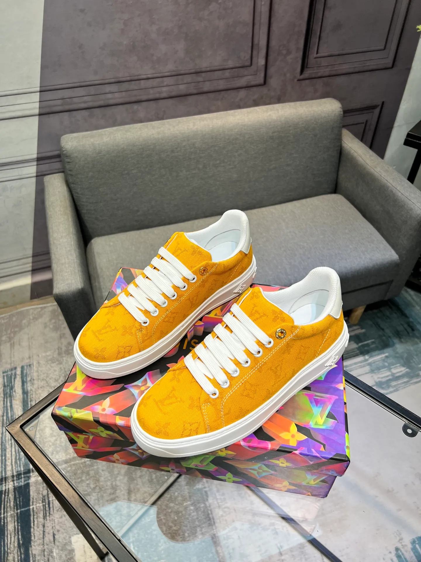 Men's Men's Shoes 💰540 LV Louis Vuitton. The latest fashionable casual shoes are popular in physical stores. The new spring and summer comfortable imported custom patent leather plus cowhide, cowhide mesh, and unique jacquard fabric element design. With sheepskin lining, Lv original base, [sun][sun] high-end packaging and high quality💪Details determine quality, welcome to compare🇮🇹Code number 38-44, 45 can be customized